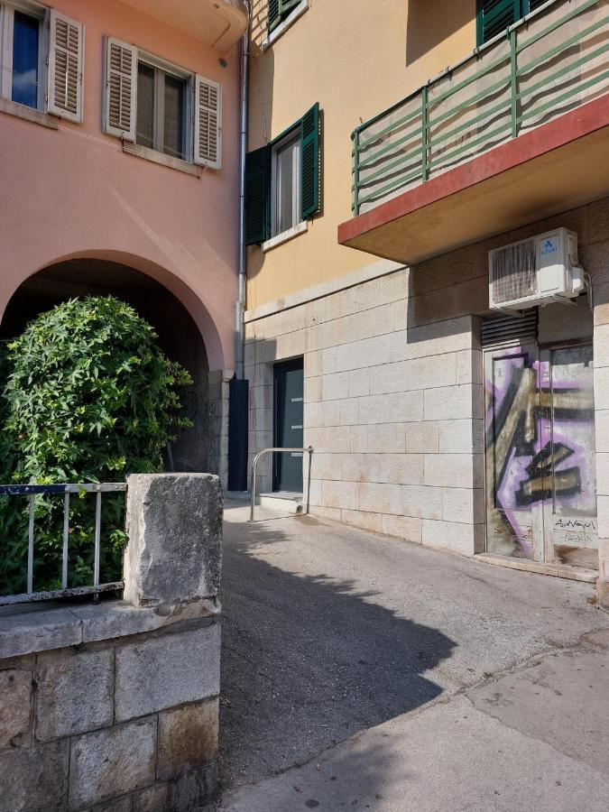 Zoxi Apartmani Сплит Экстерьер фото
